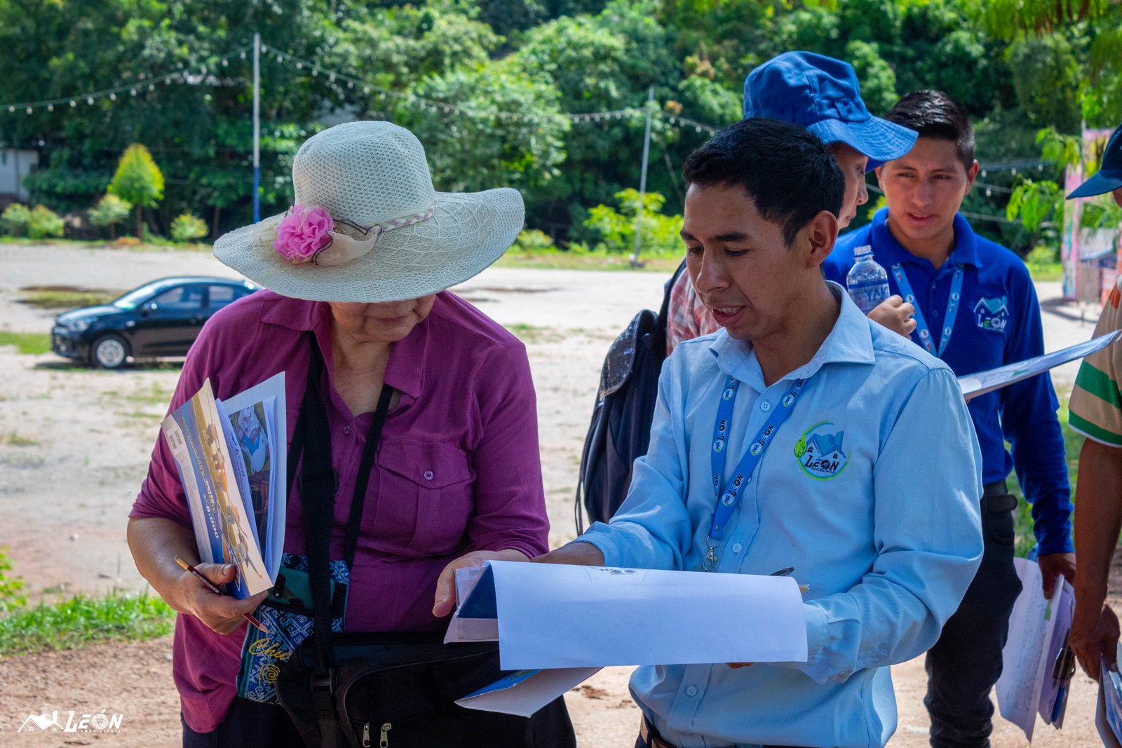 Puente de madera en Zagari Resort